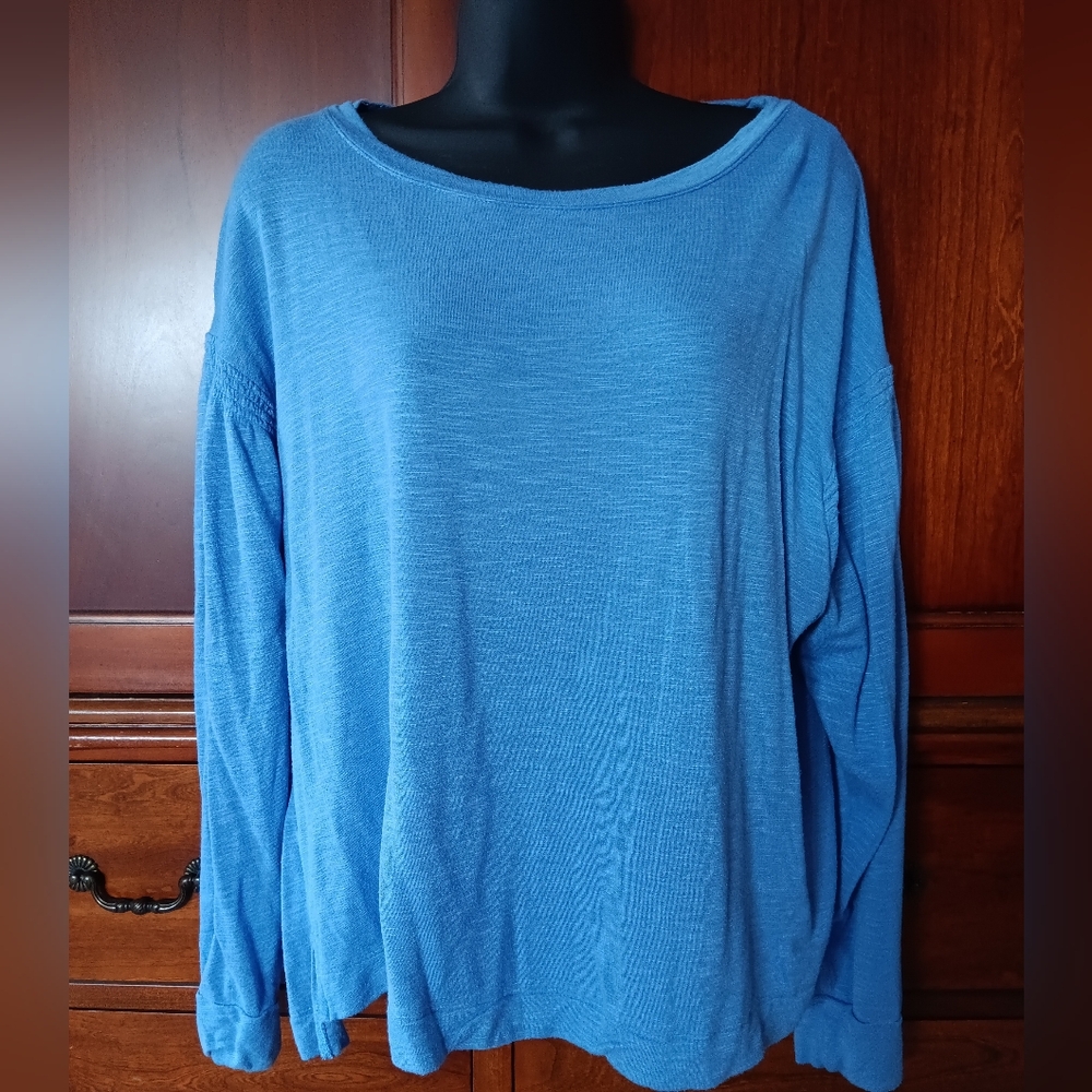 Women's Blue Top